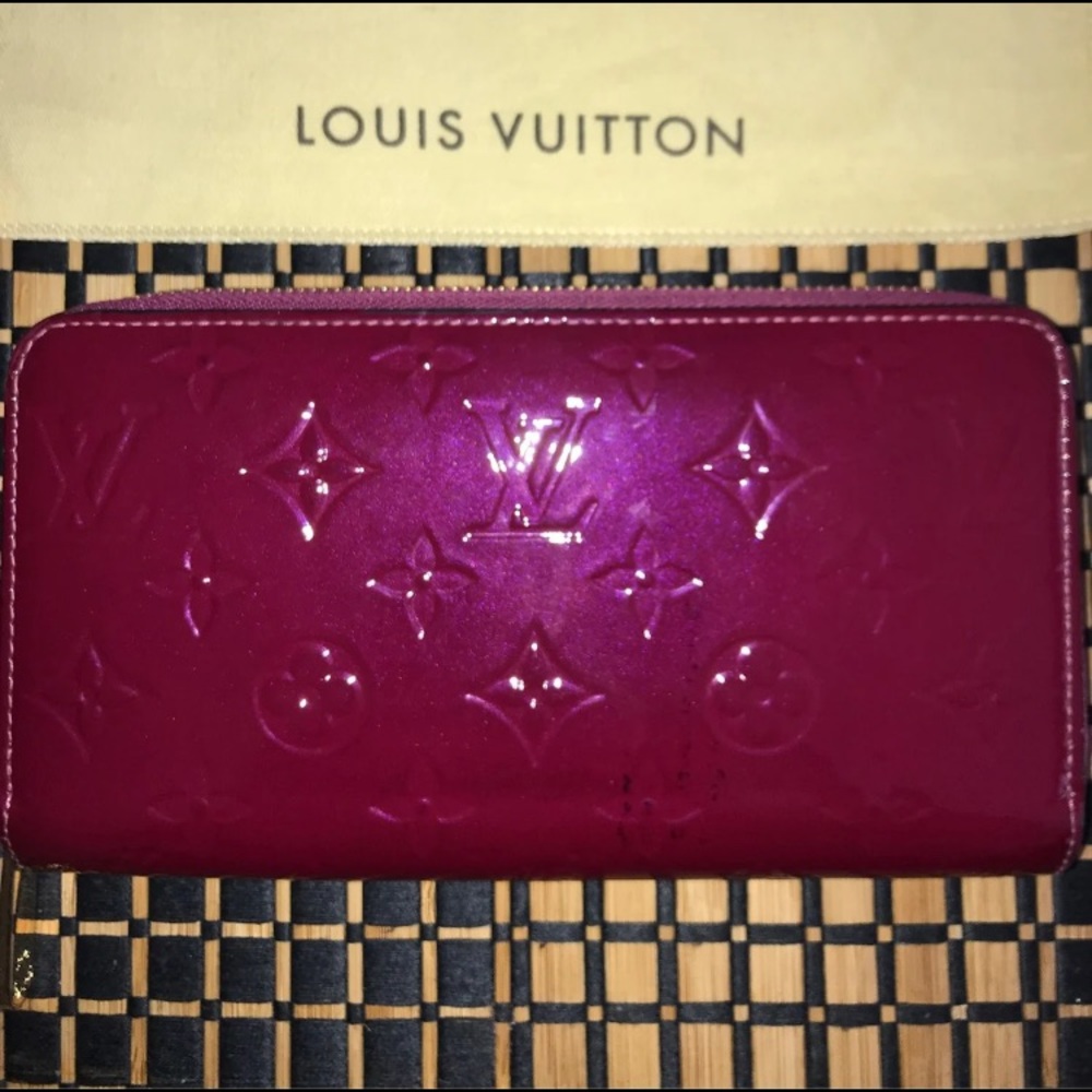 Louis Vuitton women’s wallet